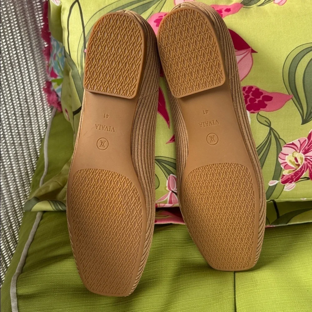 Vivaia NWOT Margot 2.0 flats
